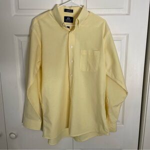 Stafford Men's Light Yellow Casual Button Down Shirt